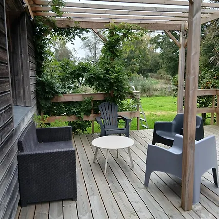 Etudiant 招待所 *